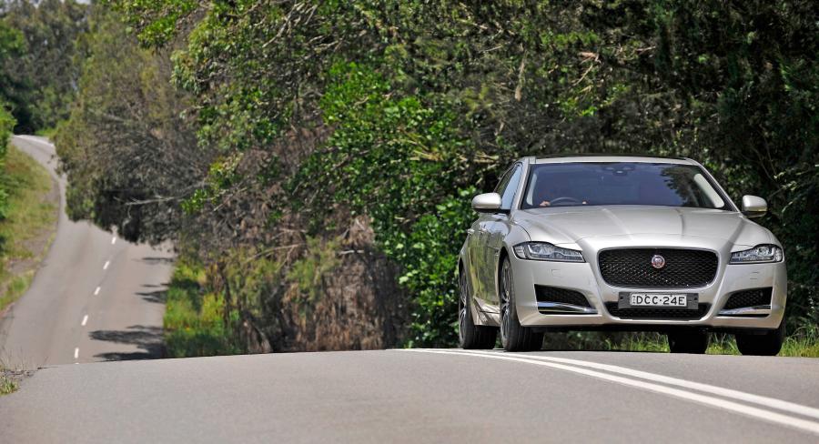 Jaguar XF Portfolio 2016 года  (AU) (фото 6 из 20)